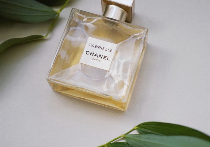 A floral, solar and voluptuous interpretation composed by Olivier Polge, 
							Perfumer-Creator for the House of CHANEL.